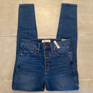 NWT, Madewell, Dewitt Wash, 10” High-Rise, Button Fly, Size 26.